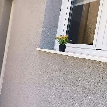 Zois Apartment Луца Экстерьер фото